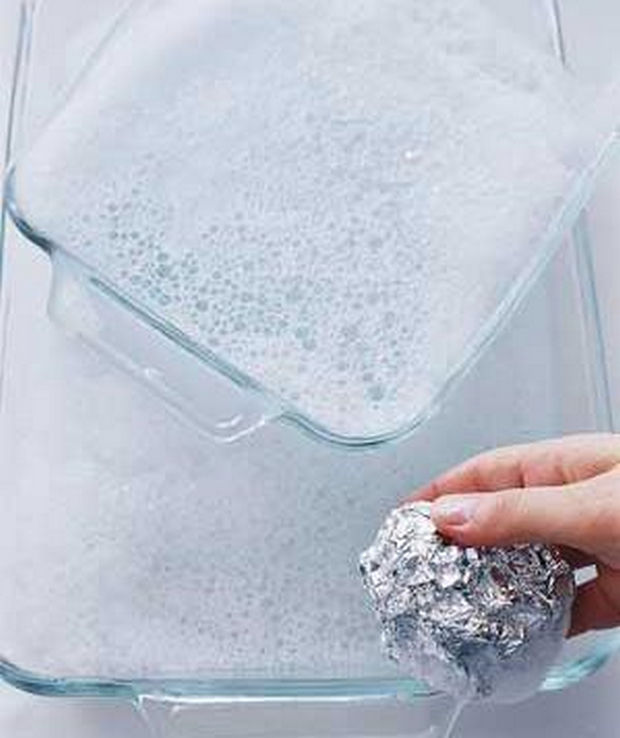 13 Home Cleaning Tips Using Normal Household Ingredients - Use foil to scrub glassware or steel pans (don't use on non-stick pans!)