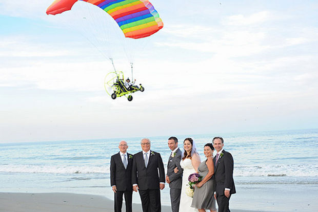 Paraglider - 30 Wedding Photobombs Will Have You Screaming ‘I Do!’ with Laughter