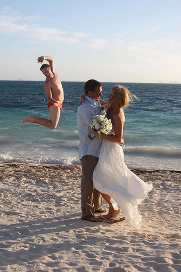 Baywatch - 30 Wedding Photobombs Will Have You Screaming ‘I Do!’ with Laughter