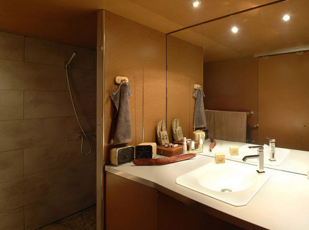 A nice contemporary washroom with all amenities.