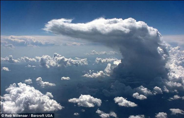 12 Types of Clouds That Are Awesome - Image 3 - Cumulonimbus clouds.