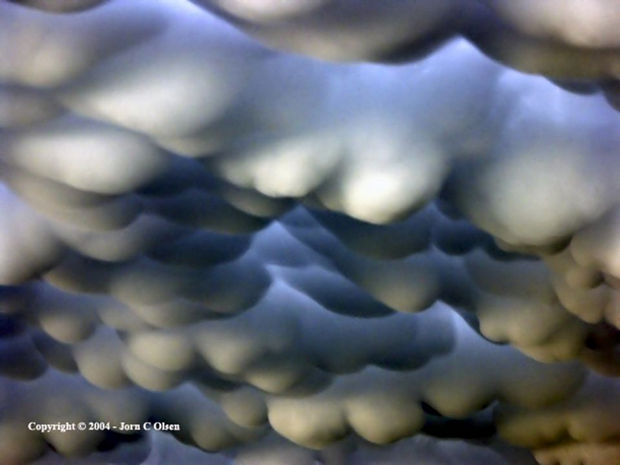 12 Types of Clouds That Are Awesome - Mammantus clouds.