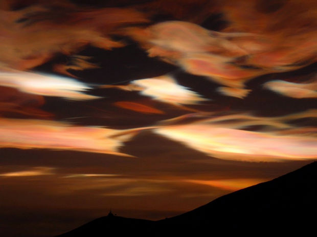 12 Types of Clouds That Are Awesome - Nacreous clouds.