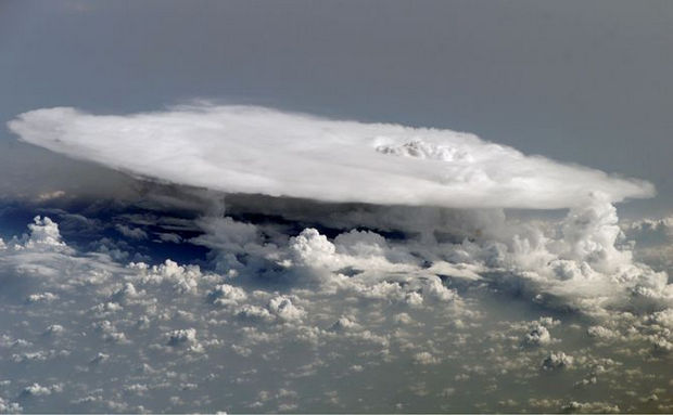 12 Types of Clouds That Are Awesome - Image 3 - Vortex clouds.