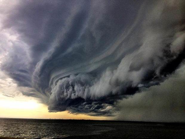 12 Types of Clouds That Are Awesome - Image 3 - Wall clouds.