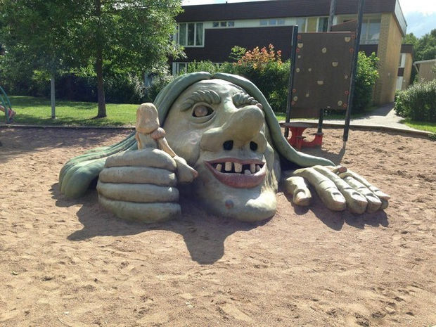 20 Creepy Playgrounds - This just gives me nightmares.