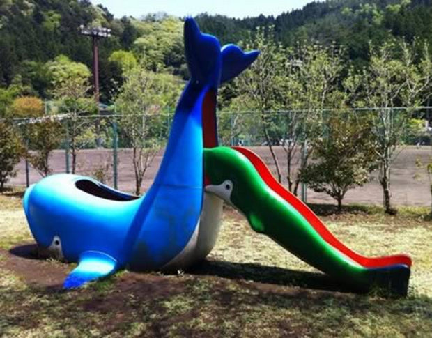 20 Creepy Playgrounds - Whales shouldn't do that, so wrong.