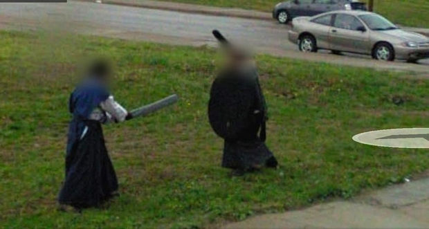25 Weird Things Found on Google Maps - Just another sword fight in the city.