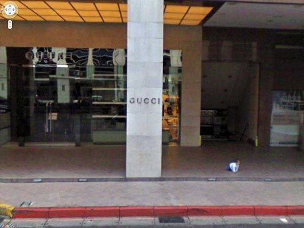 25 Weird Things Found on Google Maps - Why is there a baby crawling on the sidewalk and where are his/her parents?