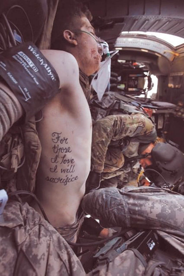 29 Powerful Pictures - 'For those I love I will sacrifice', the tattoo of wounded soldier Kyle Hockenberry becomes truth.