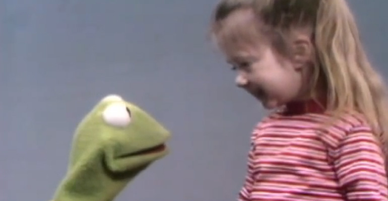 Kermit and Joey Reciting the Alphabet in Sesame Street. Cute.