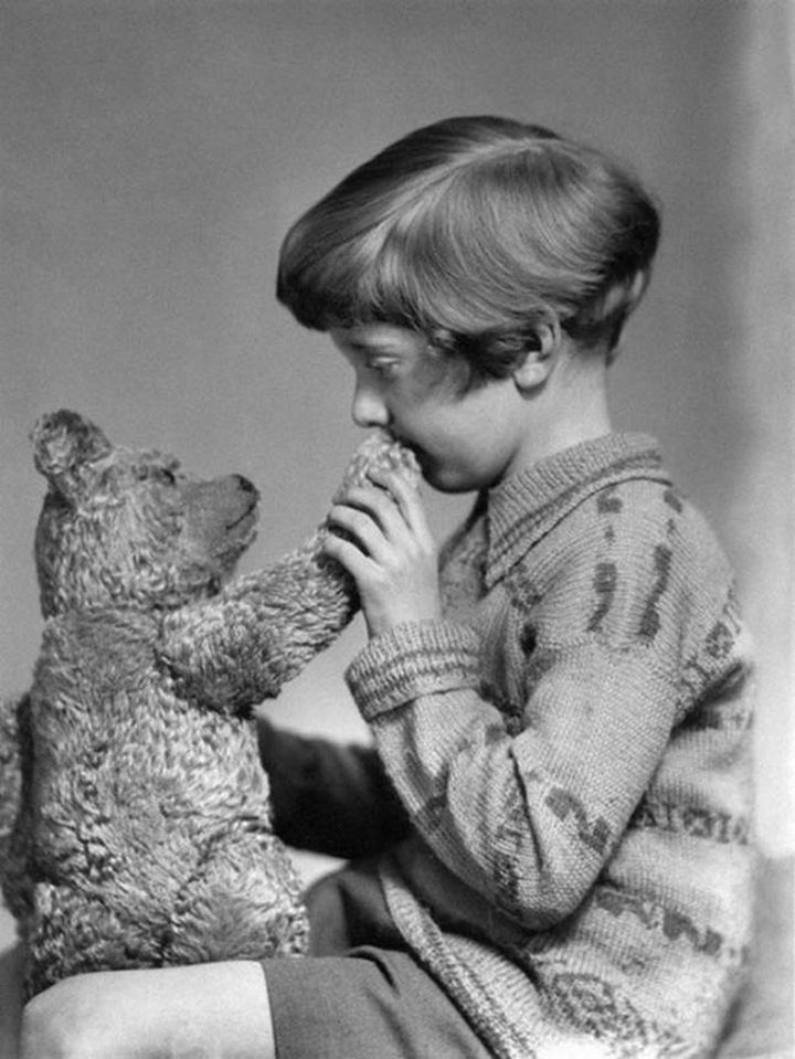 21 Historical Photos - The real Winnie the Pooh & Christopher Robin, 1927.