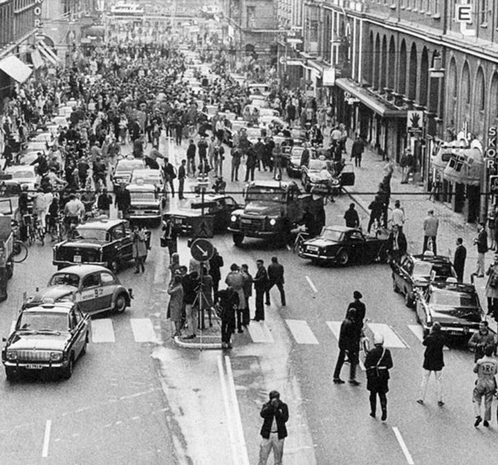 21 Historical Photos - First morning after Sweden changed from driving on the left side of the road to the right side, 1967.