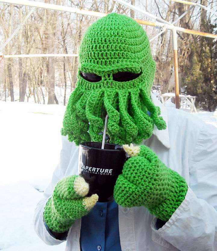 21 Crocheted Winter Hats - Cthulhu Ski Hat.