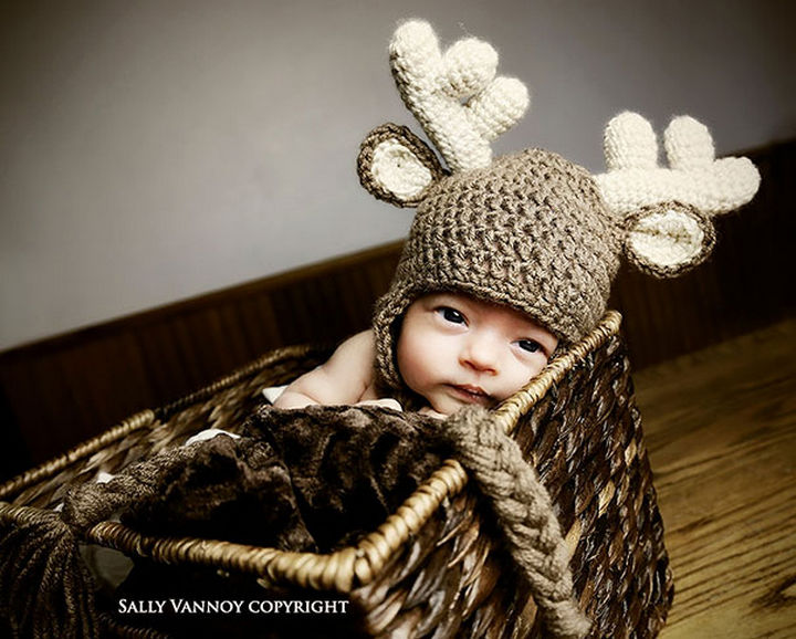 21 Crocheted Winter Hats - Deer Hat.