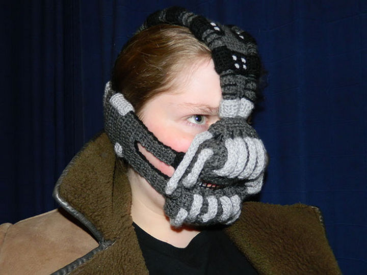 21 Crocheted Winter Hats - Crocheted Bane Mask.