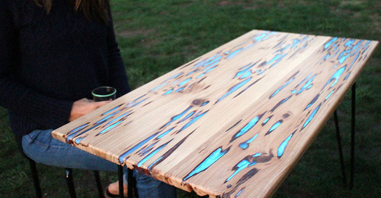 Impress Your Neighbors with This DIY Glow-in-the-Dark Table with Photoluminescent Resin