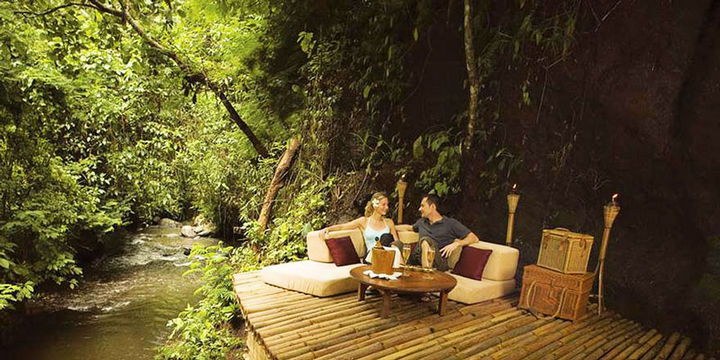 12 Amazingly Cool Hotels - Image 3 - Hotel Ubud Hanging Gardens, Indonesia.