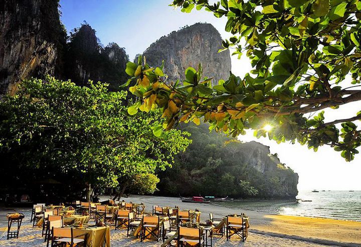 12 Amazingly Cool Hotels - Image 2 - Rayavadee Krabi, Thailand.