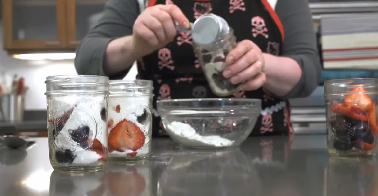 She Pours Flour and Fruit into Jars for an Easy & Tasty Dessert of Cakes in a Jar.