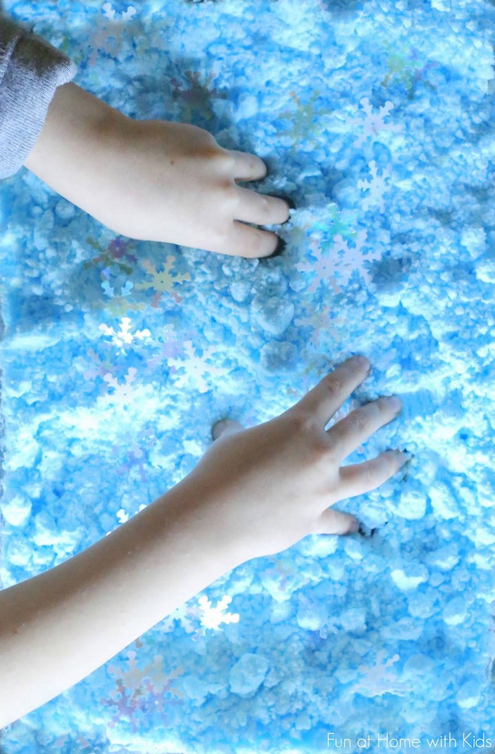 Play with magic puffing snow that won't melt.