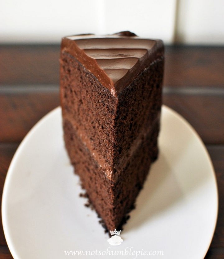 19 Chocolate Cake Recipes That Are Better Than Any Boyfriend - Big chocolate cake.
