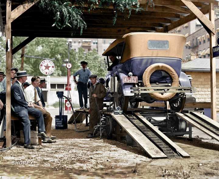 58 Colorized Photos from the Past - A Washington, D.C. gas station in 1924.
