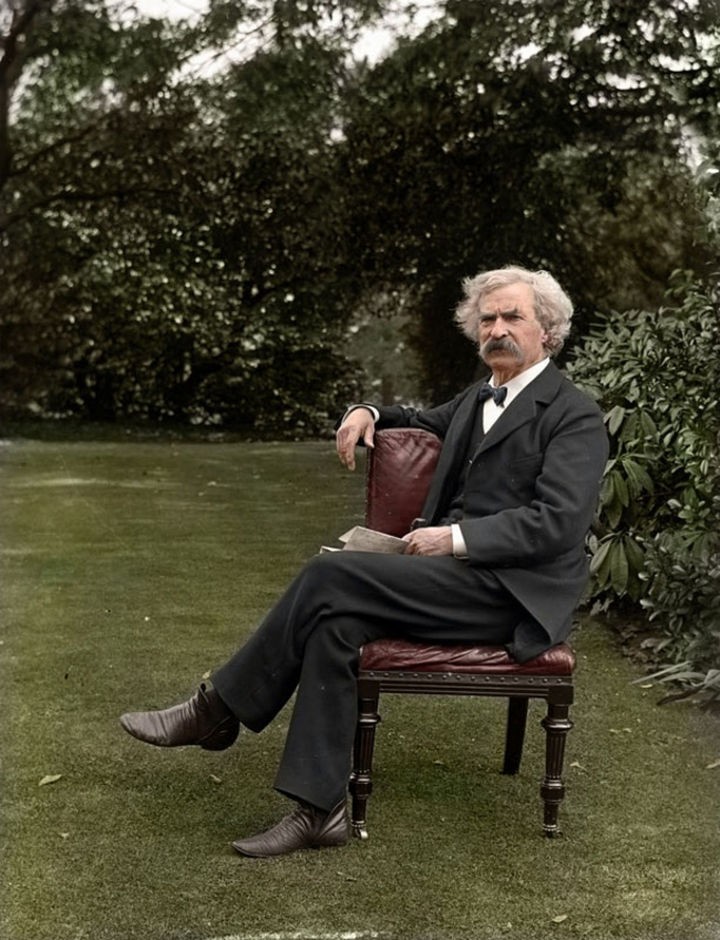 58 Colorized Photos from the Past - Mark Twain, 1900.