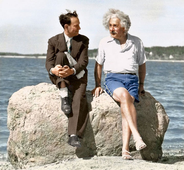 58 Colorized Photos from the Past - Albert Einstein and David Rothman on a Long Island beach in the summer of 1939.