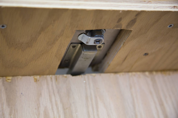 This is what the lock looks like for the drawer and uses a lock handle used for truck boxes.