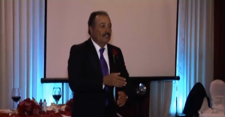 Father of the Bride Expressed His Love by Signing a Lovely Song.