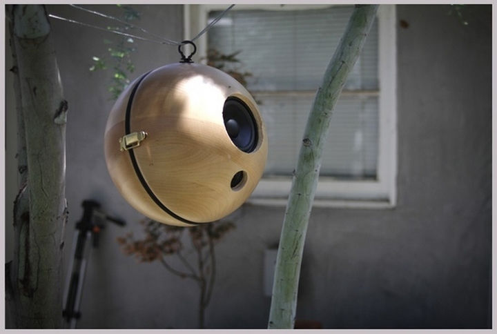 34 DIY Backyard Ideas for the Summer - Turn salad bowls into retro wireless outdoor speakers