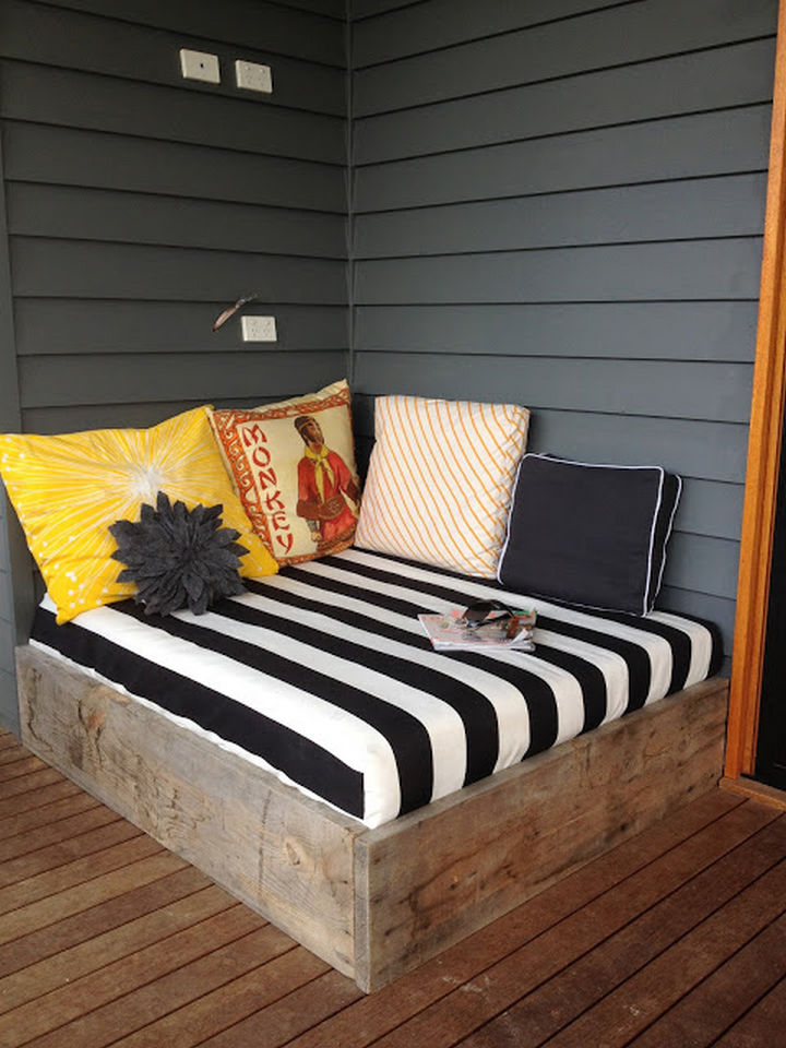 34 DIY Backyard Ideas for the Summer - Create an outdoor lounging bed.
