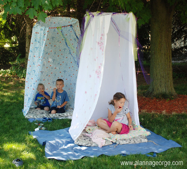 34 DIY Backyard Ideas for the Summer - Make outdoor hideaways using hula hoops and bed sheets.