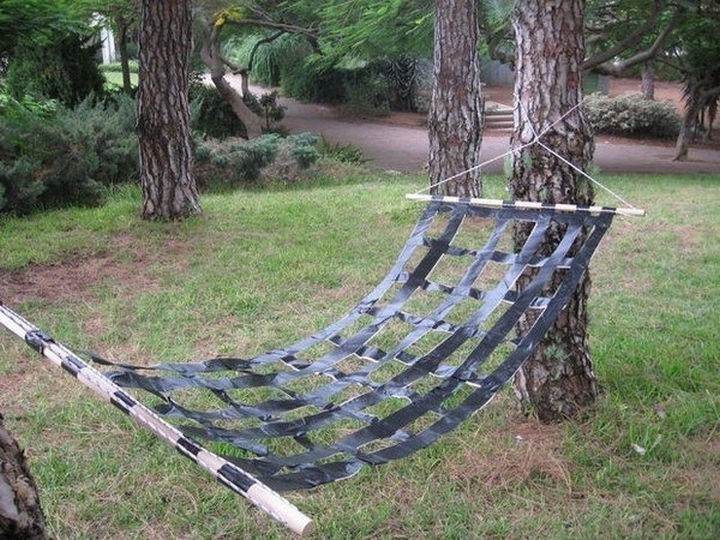 51 Crazy Life Hacks - Use duct tape to make a hammock.