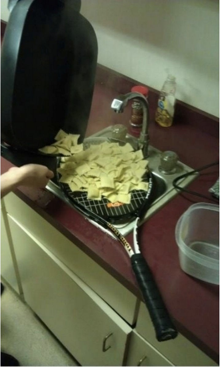 51 Crazy Life Hacks - Draining pasta is now a sport.