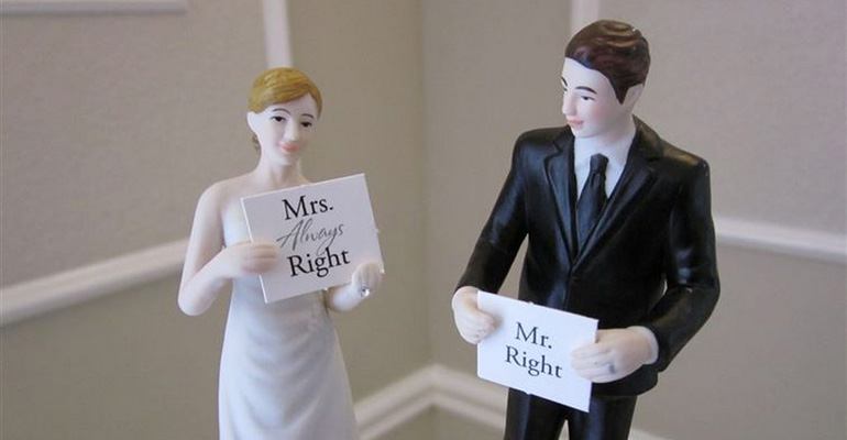 18 Wedding Cake Toppers That Will Make You LOL!