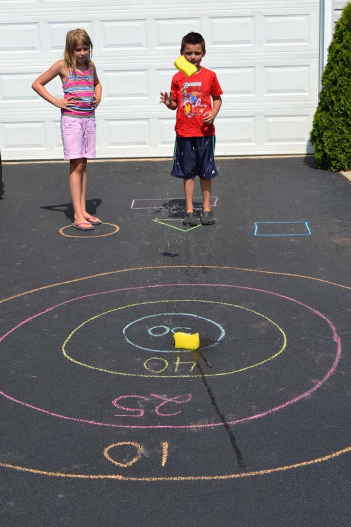 36 Summer Activities for Kids That Cost Less Than $10 - Make a sponge bullseye game.