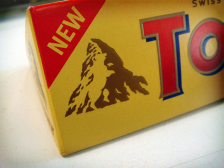 25 Things That Can't Be Unseen - There is a bear climbing a mountain in the Toblerone logo.