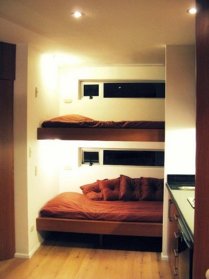 This home can accommodate up to 4 people and it contains two single beds and a double bed.