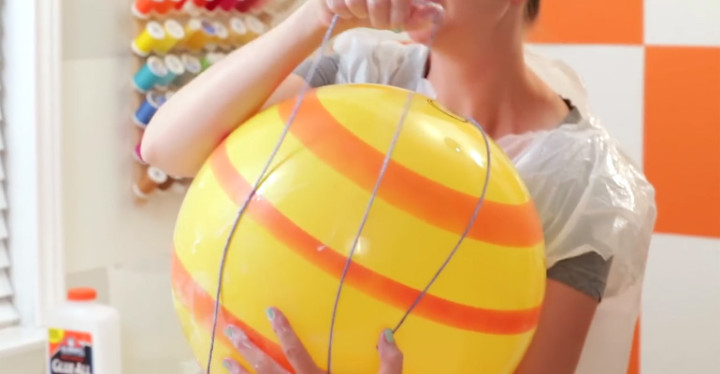 How to make a lampshade, lanterns, and yarn globes