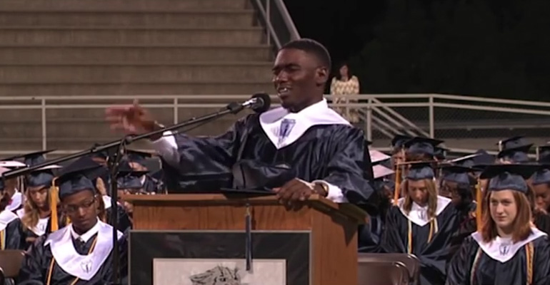 This Graduating Student Began to Pray and His Prayer Was Heard Around the World