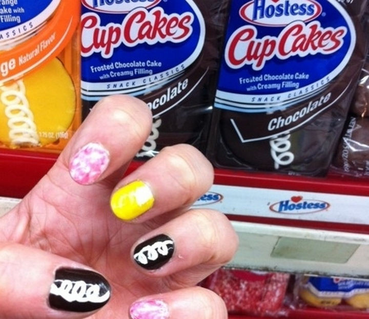 13 Food Nails Inspired by the Love of Food - Hostess CupCakes manicure.