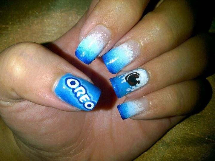 13 Food Nails Inspired by the Love of Food - Oreo cookies manicure.