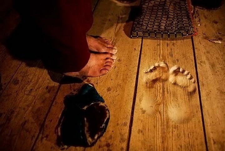 21 Awe-Inspiring Photos - Footprint indentations from a Monk who prayed in the same spot for 20 years.