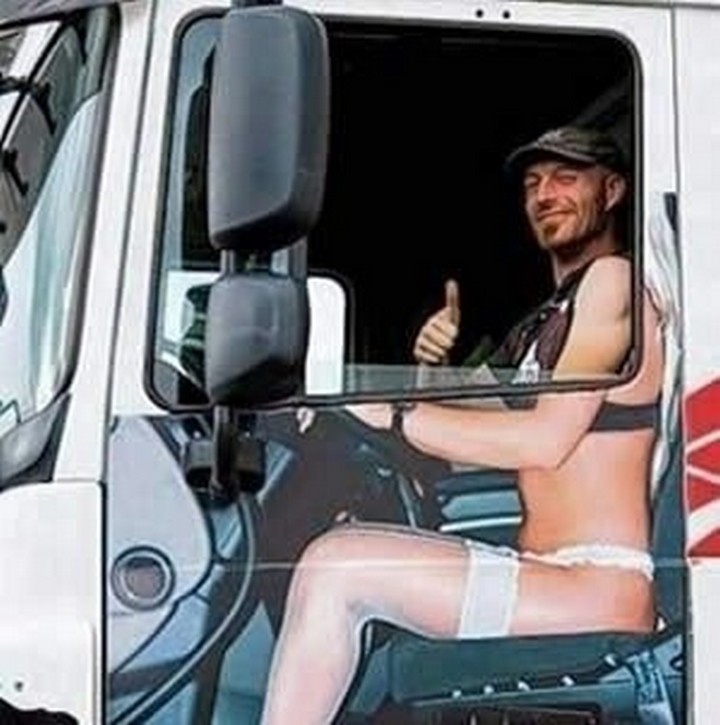 31 Funny Truck Signs - That would cause a double take.