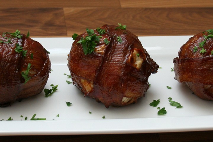 You and your guests will just love these BBQ Onion Bombs. Don't they look delicious?