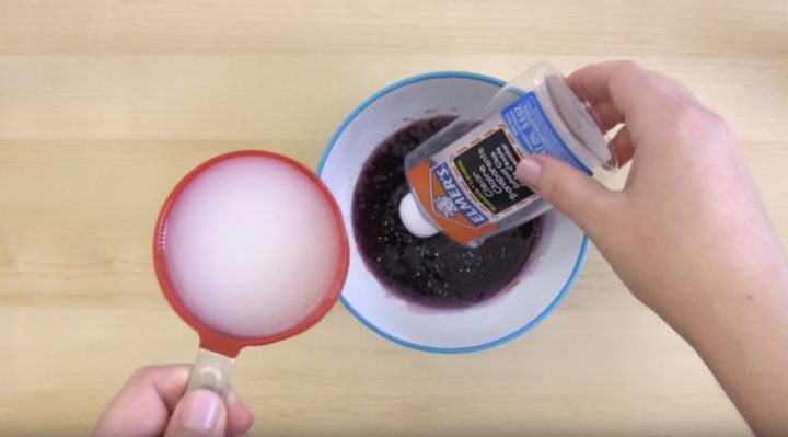How to make glitter slime - Step 4: Add 1/2 cup of liquid starch and stir until blended..