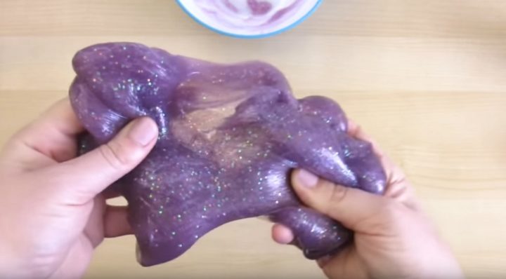 How to make glitter slime - Step 6: Voila! Glitter slime that sparkles!.