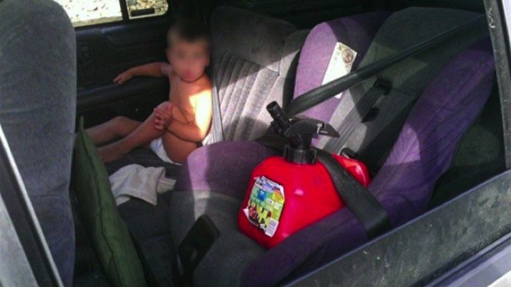 34 Parenting Fails - The gas tank needs to be in the car seat but her toddler...not so much.